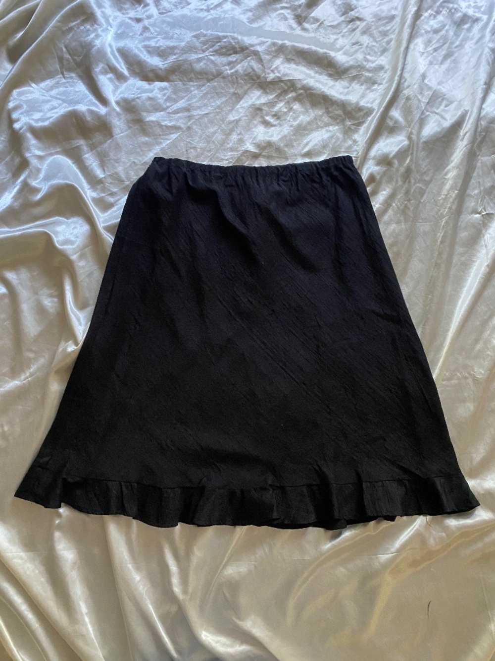 Vintage 1990s Black 100% Raw Silk Ruffle Skirt Size Small Minimalist Classic